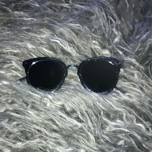 URBAN OUTFITTERS Sunglasses